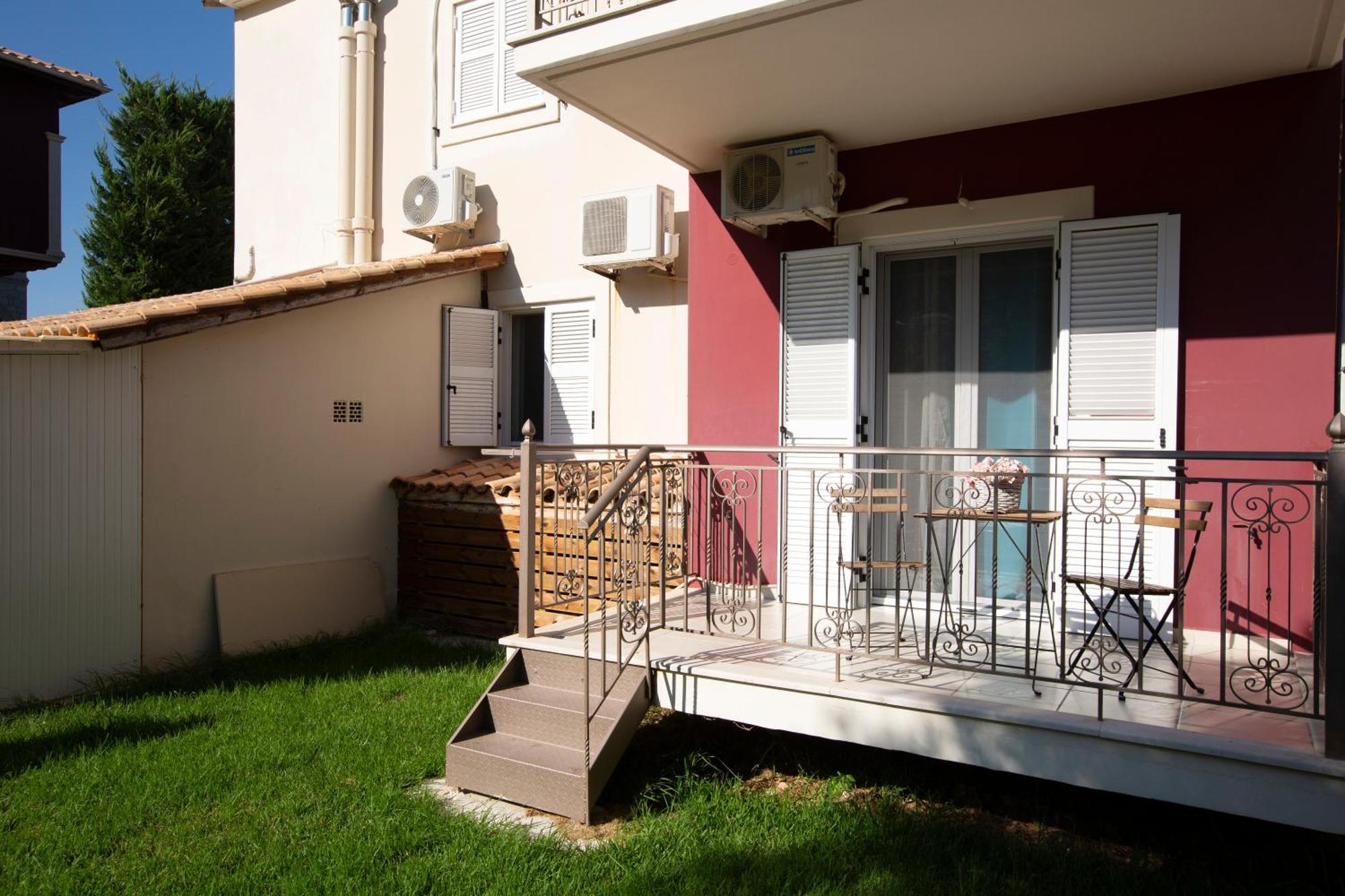 Levanda Cozy Apartments Apolpaina Екстер'єр фото